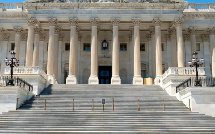 4-us-lawmakers-join-call-freeze-facebooks-libra-project-980415-parinazver0-s-min (1) چهار قانونگذار آمریکایی دیگر به موافقان توقف پروژه لیبرای فیسبوک پیوستند