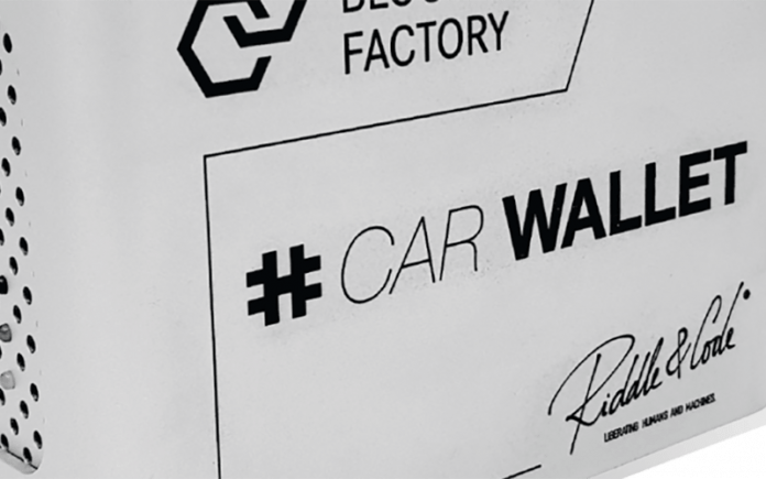 دایملر برای صنعت خودروسازی کیف پول کریپتوی سخت‌افزاری تولید می‌کند